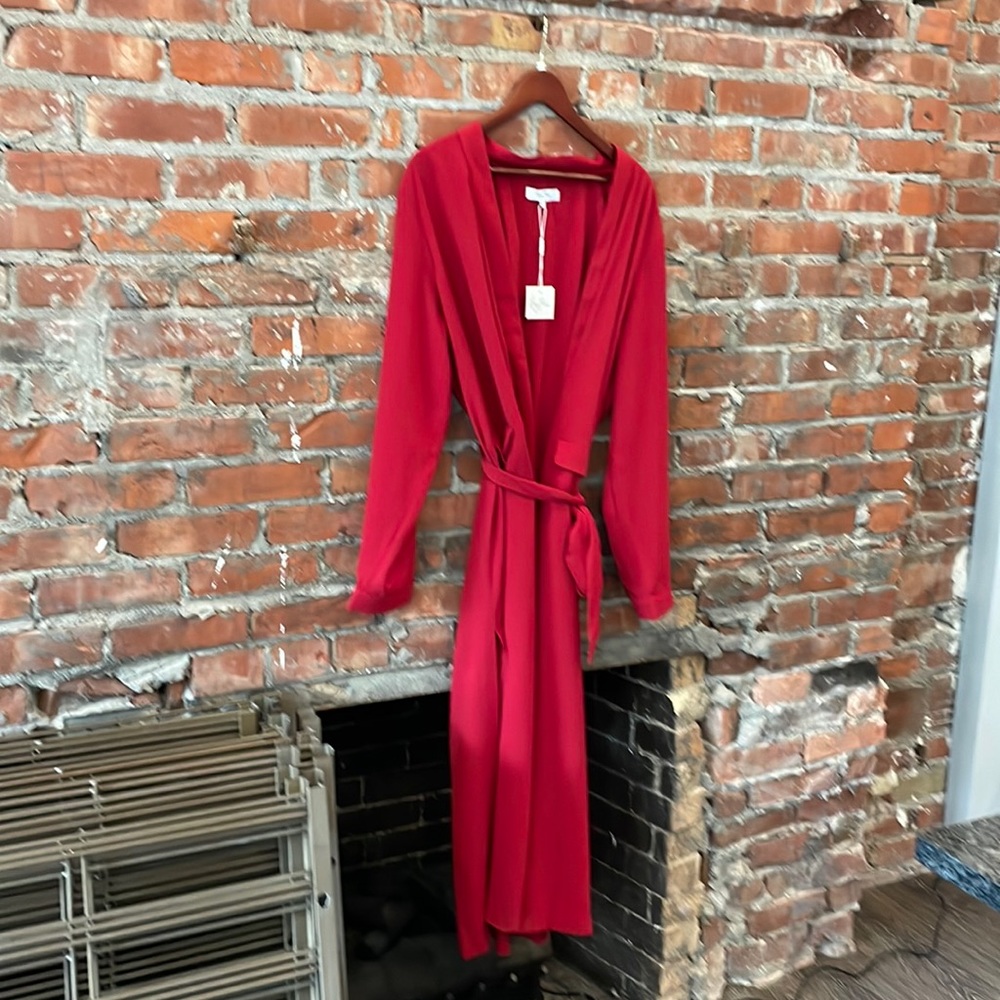 Light weight duster with tie by Hey You.